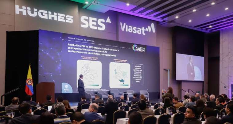 Colombia define hoja de ruta para el uso eficiente del espectro