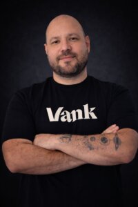 Mardiros Daghinian, CEO y fundador de la fintech colombiana VANK,