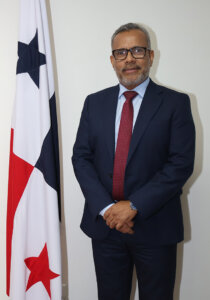 Alkin Saucedo, director nacional de Telecomunicaciones de la Autoridad Nacional de los Servicios Públicos (ASEP)