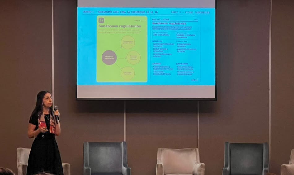 Centro-i presenta metodología para una regulación de IA más adaptable
