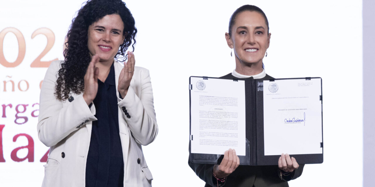 Sheinbaum firma decreto que obliga a plataformas digitales a retirar contenidos violentos contra menores