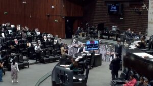 Diputados en México aprueban “Ley Antimemes” entre protestas por censura